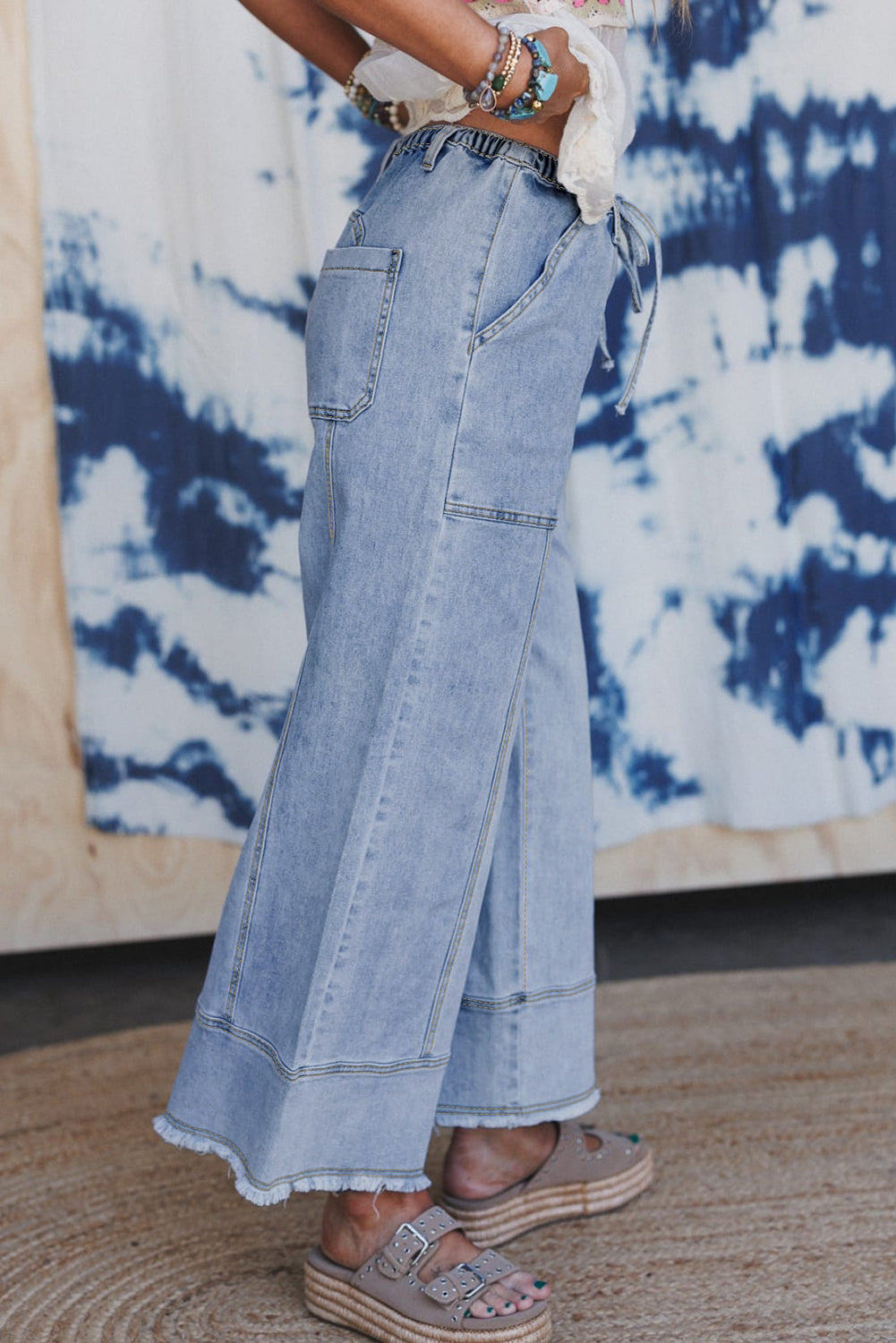 Women Drawstring Seam Detail Raw Hem Wide Leg Denim Pants